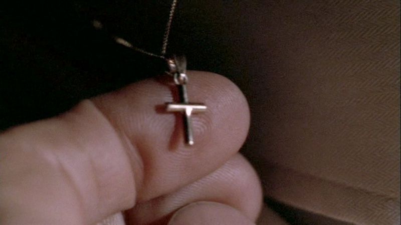 File:Necklace Scully 9x20.jpg